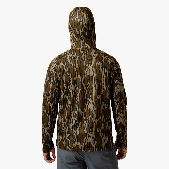 aftco-coastal-layer-mossy-oak-hooded-shirt-og-bottomland-model-back-hood