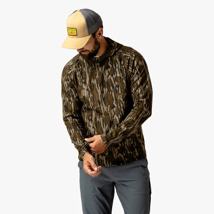 aftco-coastal-layer-mossy-oak-hooded-shirt-og-bottomland-model-front-full