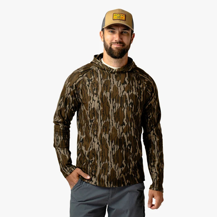 aftco-coastal-layer-mossy-oak-hooded-shirt-og-bottomland-model-front