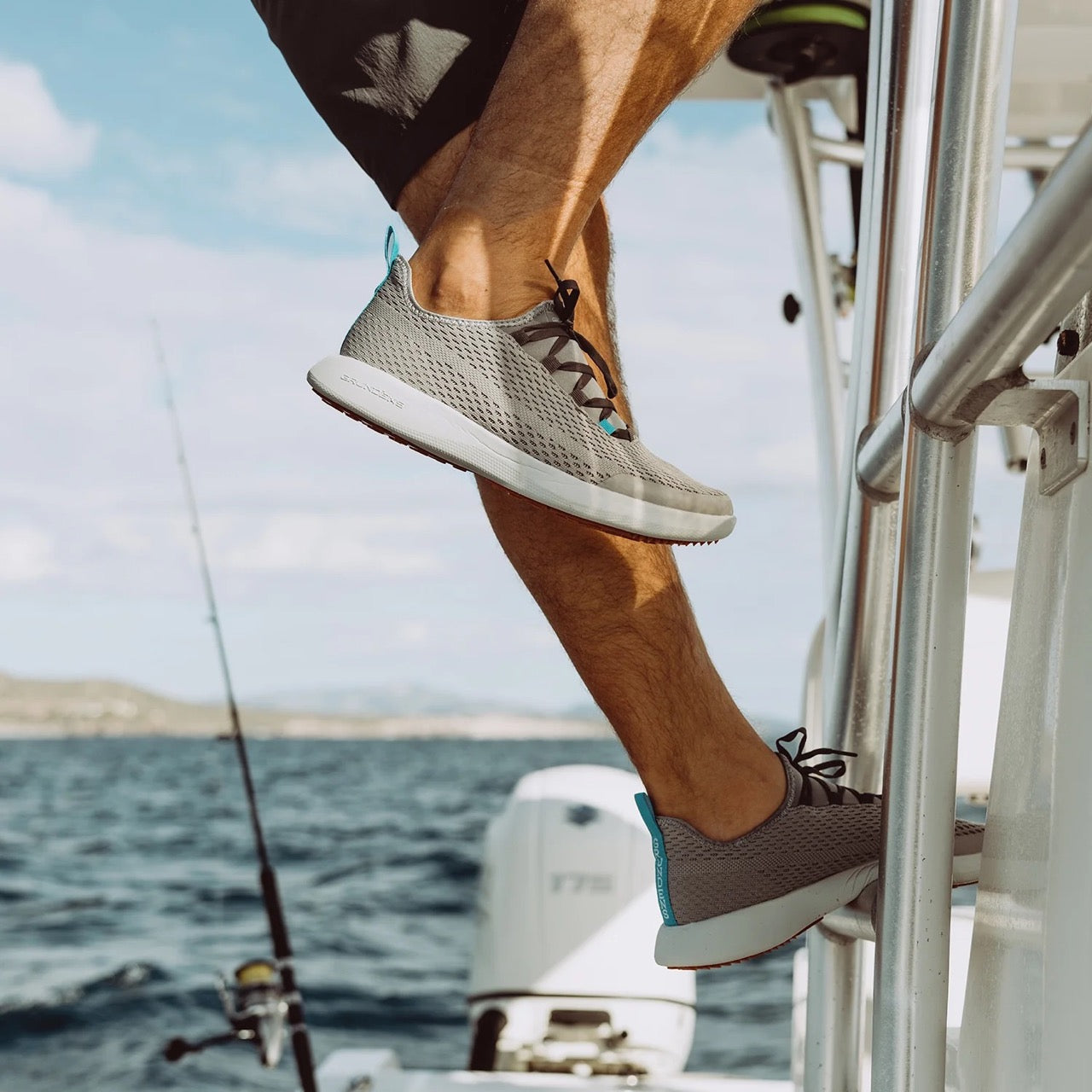 grundens-crosscurrent-fishing-boat-shoe-steel-grey-boat-lifestyle