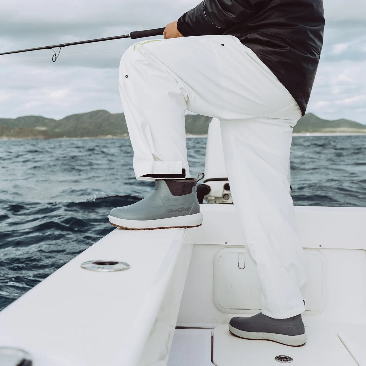 grundens-deck-runner-ankle-fishing-boot-smoke-grey-lifestyle