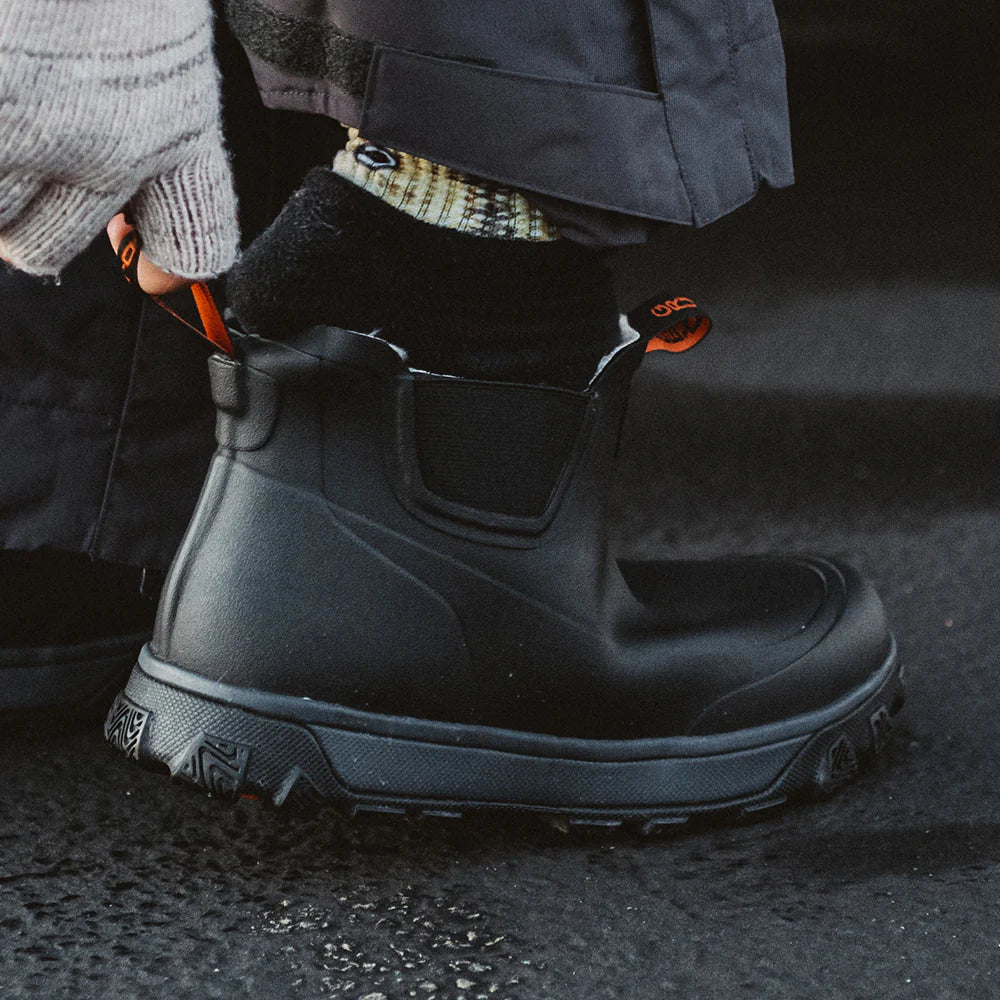 grundens-deviation-sherpa-boot-black-lifestyle-2