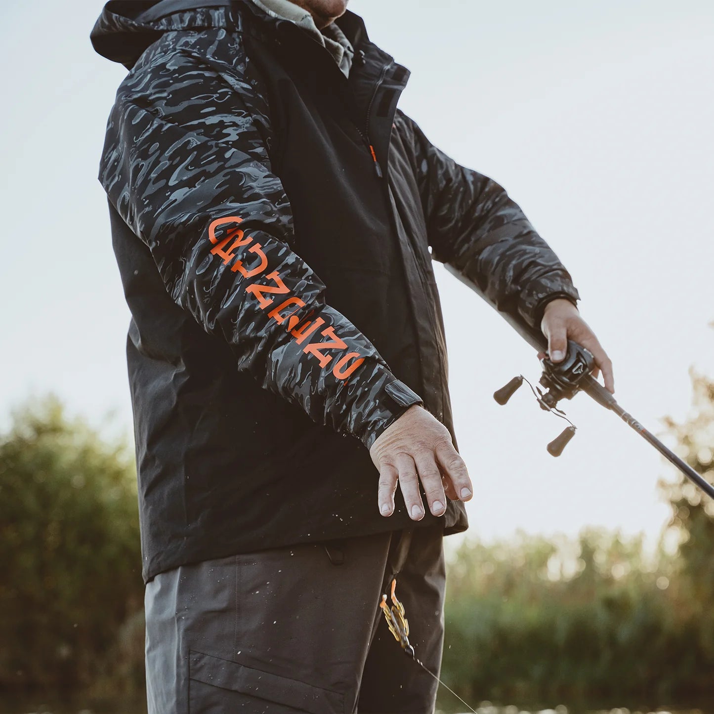 grundens-transmit-x-jacket-blackbeard-10282-908-lifestyle