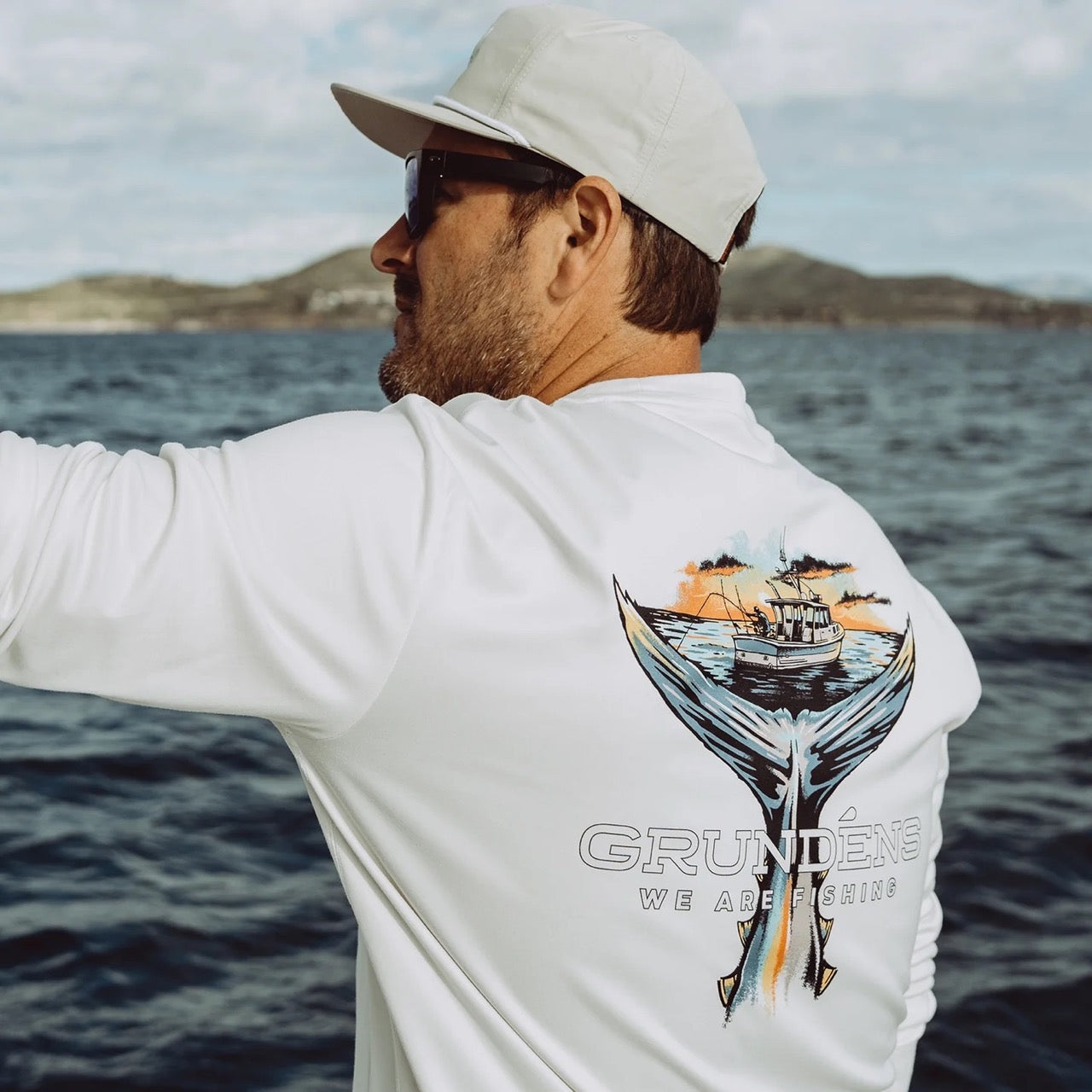 grundens-tuna-tailscape-long-sleeve-tech-tee-white-lifestyle
