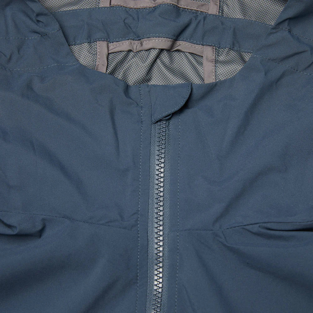 pelagic-draft-lightweight-windbreaker-dark-navy-neck