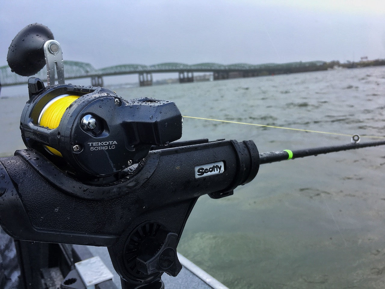 shimano-tekota-a-line-counter-conventional-reel-sku-TEK501HGLCA-lifestyle2