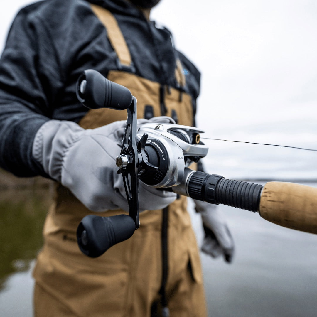 shimano-tranx-400b-baitcasting-reel-lifestyle-2