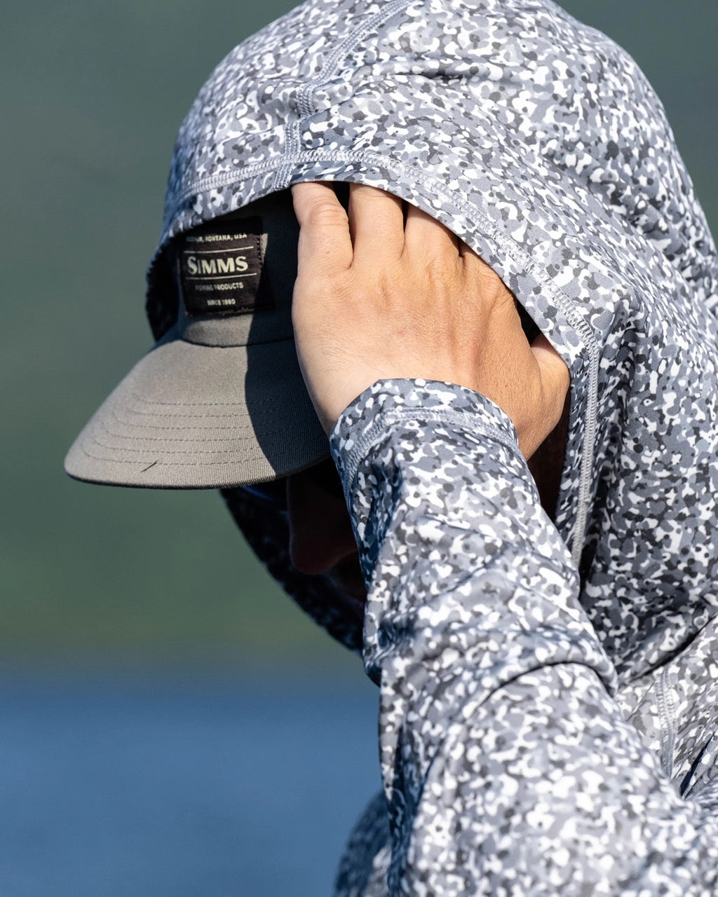 simms-mens-challenger-solar-hoody-pebble-steel-lifestyle