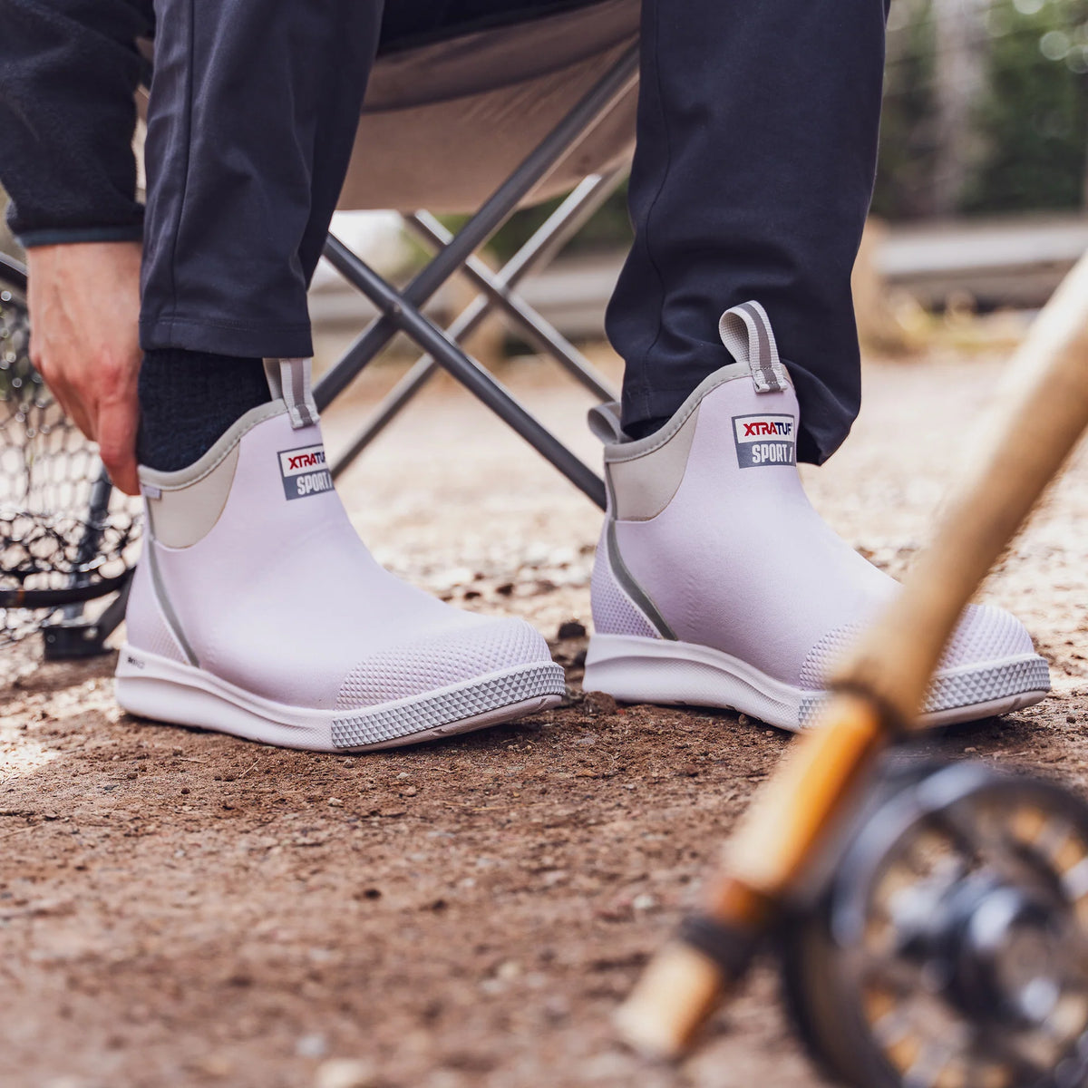 xtratuf-6in-ankle-deck-boot-sport-white-lifestyle