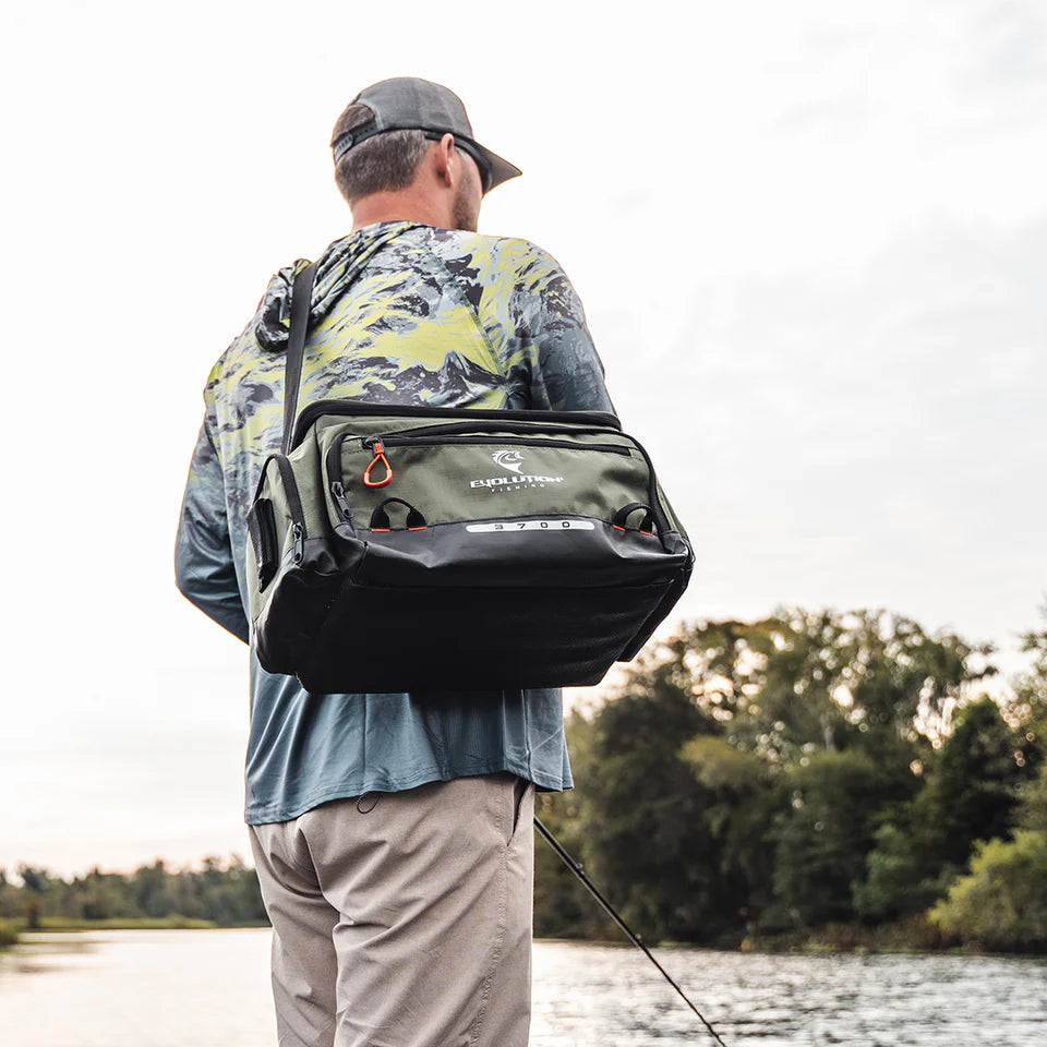evolution-fishing-3700-smallmouth-tackle-bag-lifestyle-carry