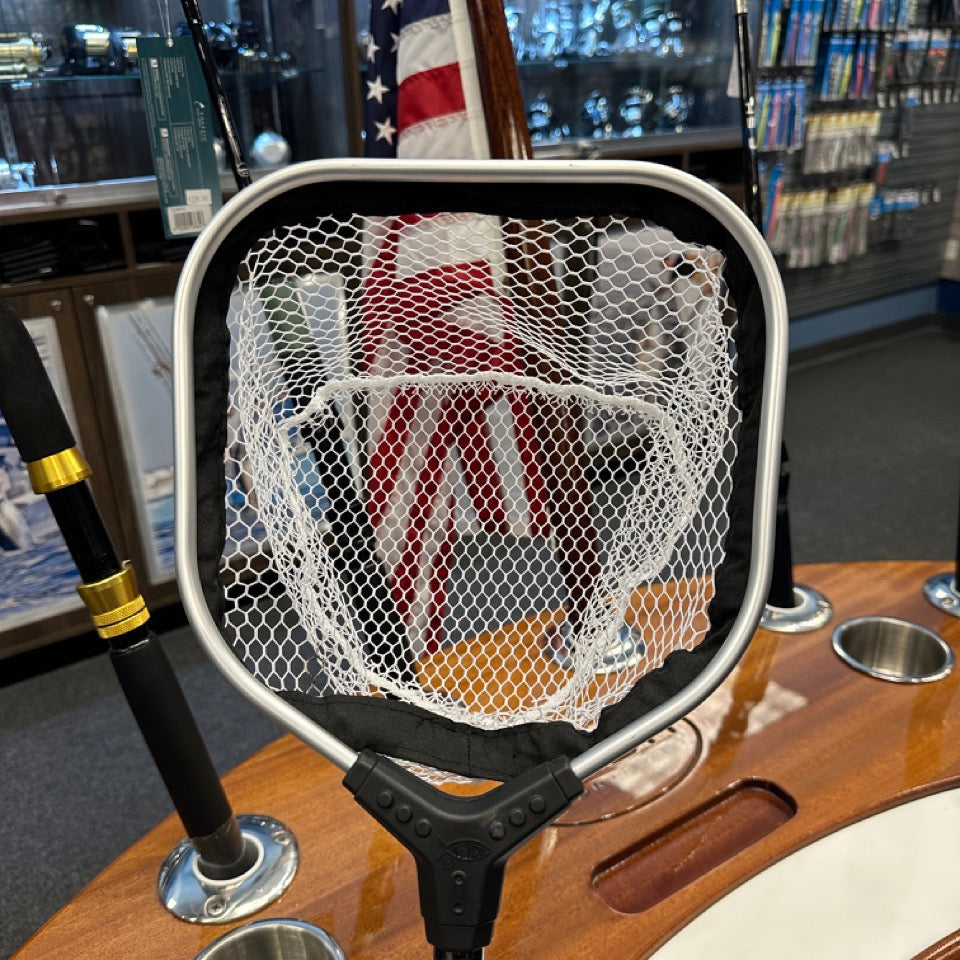 fish-and-tackle-black-series-carbon-fiber-livewell-bait-net-standard-mesh-front-2