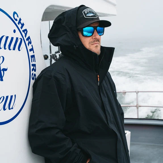 grundens-cutter-jacket-black-lifestyle