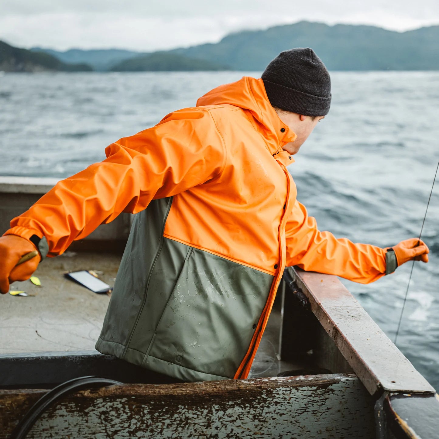 grundens-neptune-thermo-jacket-orange-olive-lifestyle