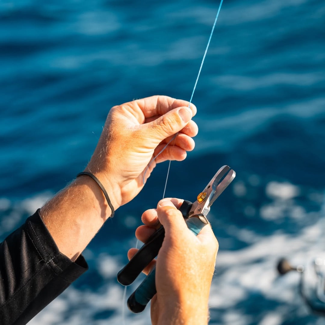 hi-seas-stainless-steel-mono-cutter-lifestyle-1