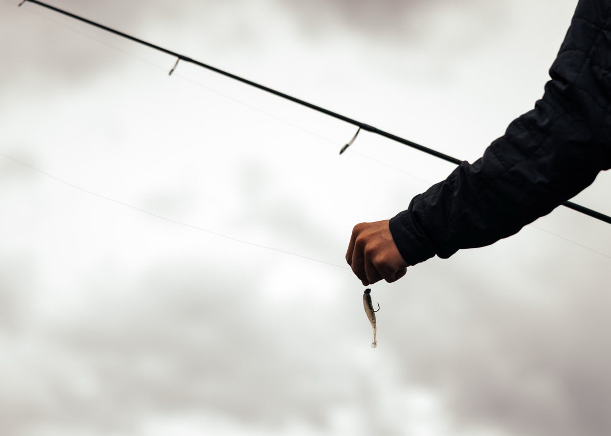 megabass-haze-st-minnow-freshwater-minnow-bait-lifestyle-1