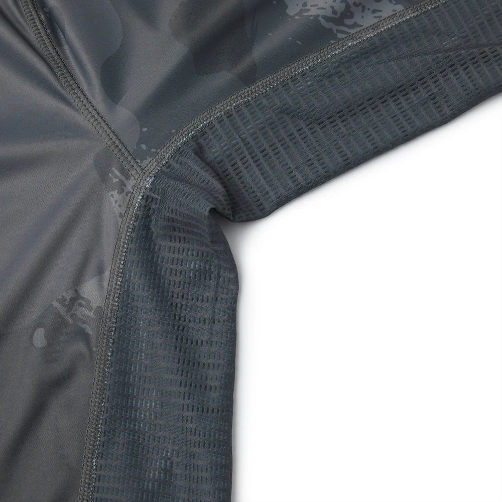 pelagic-vaportek-hooded-performance-shirt-graphite-arm