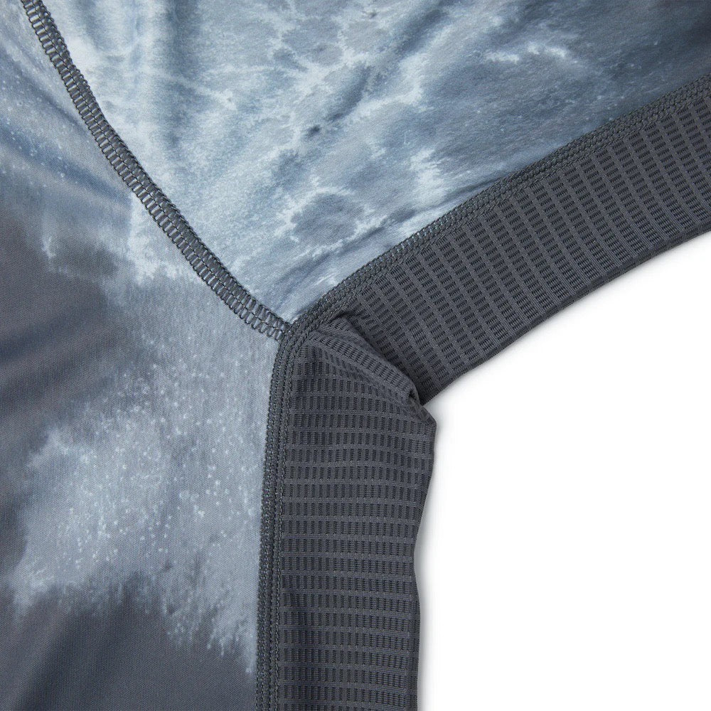 pelagic-vaportek-prop-wash-performance-hooded-fishing-shirt-graphite-front-arm