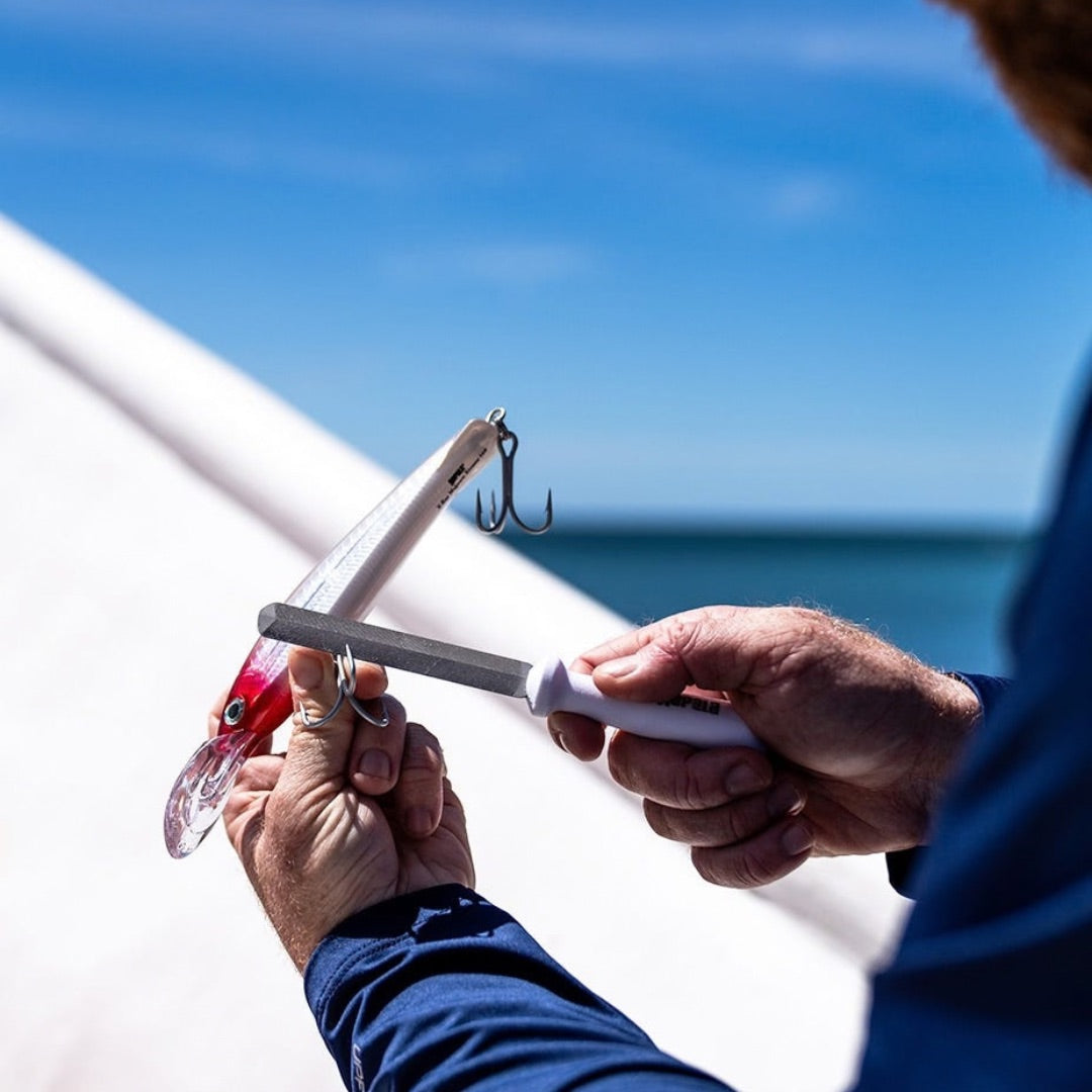 rapala-fishermans-4in-hook-file-white-lifestyle-2