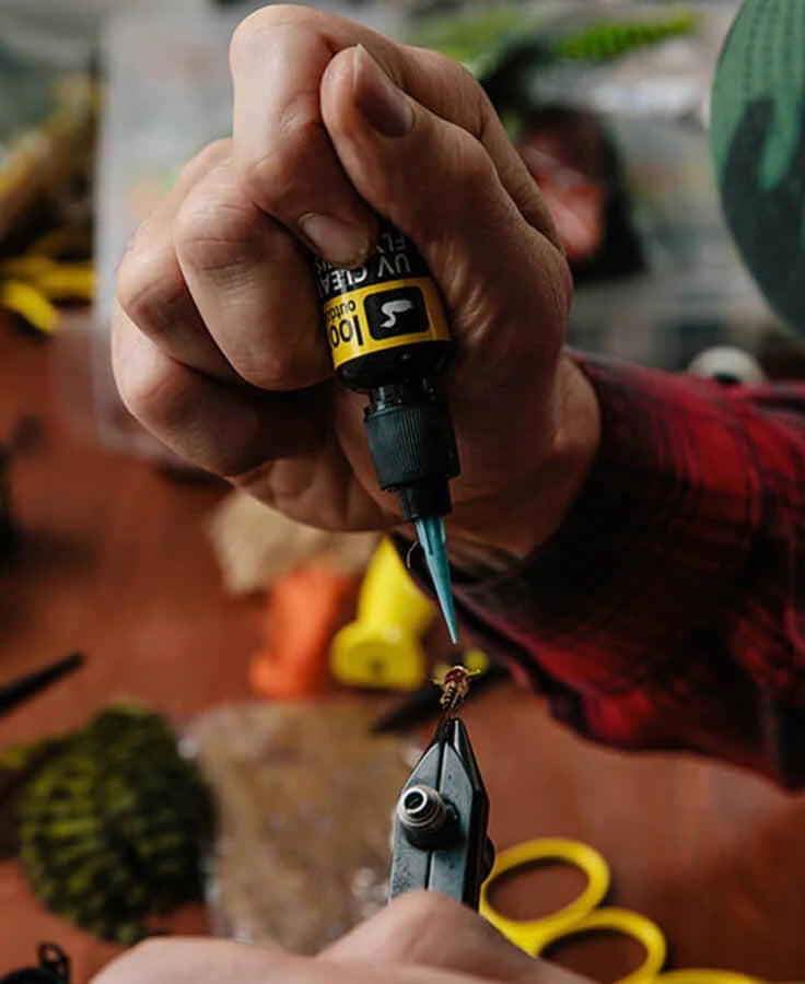 loon-uv-fly-tying-kit-lifestyle-3